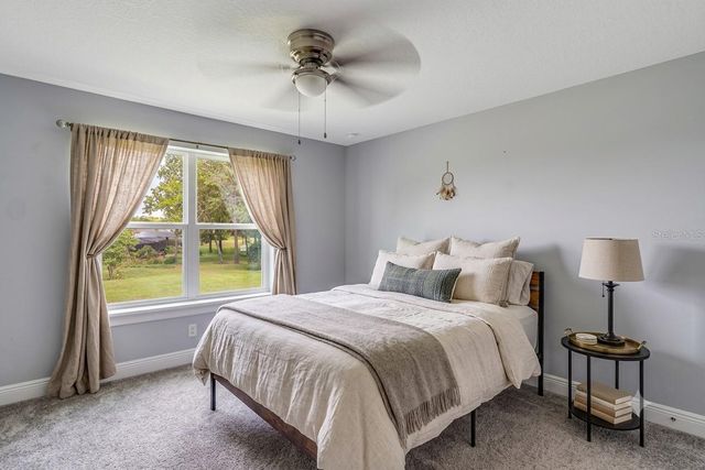 728 LAKE DIAMOND AVENUE, Ocala, FL 34472