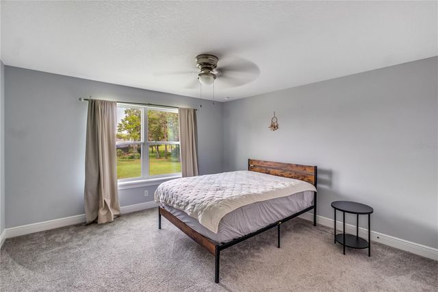 728 LAKE DIAMOND AVENUE, Ocala, FL 34472