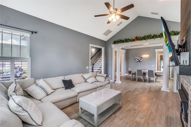 728 LAKE DIAMOND AVENUE, Ocala, FL 34472