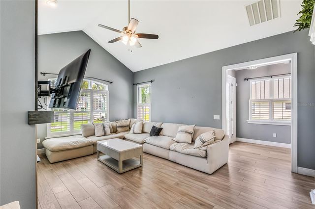 728 LAKE DIAMOND AVENUE, Ocala, FL 34472