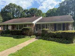 125 Settlers Way Rd, New Canton, VA 23123