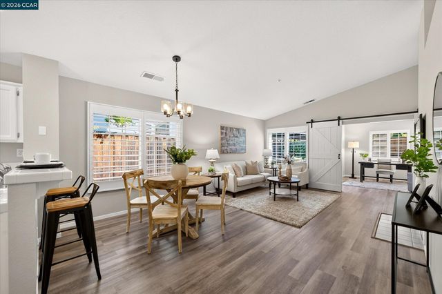 577 Saddleback Cir, Livermore, CA 94551