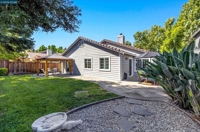 577 Saddleback Cir, Livermore, CA 94551