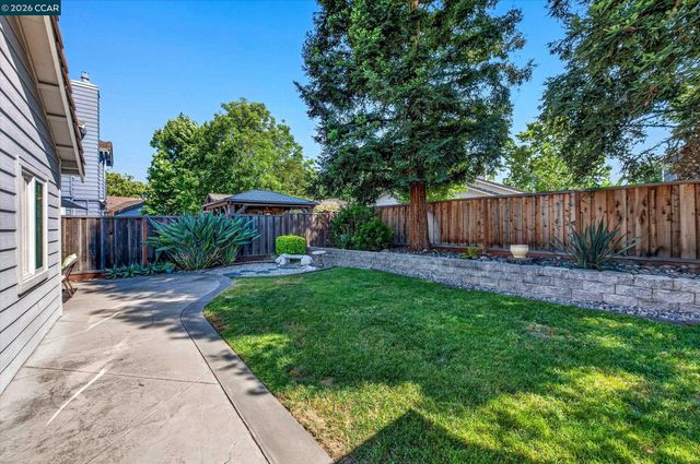 577 Saddleback Cir, Livermore, CA 94551