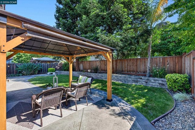 577 Saddleback Cir, Livermore, CA 94551