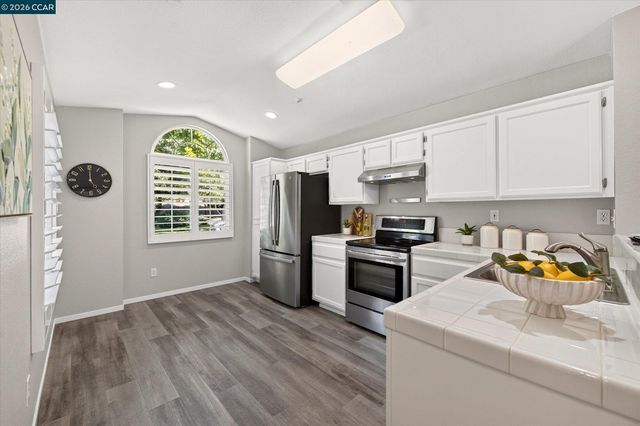 577 Saddleback Cir, Livermore, CA 94551