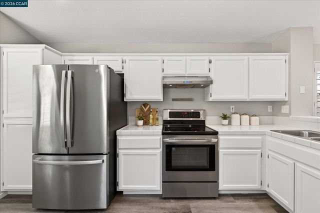 577 Saddleback Cir, Livermore, CA 94551