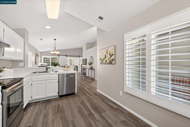 577 Saddleback Cir, Livermore, CA 94551