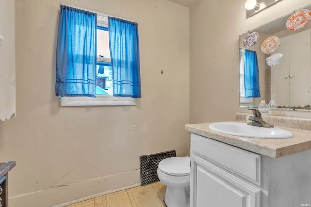 215 N York Street, Albion, IN 46701