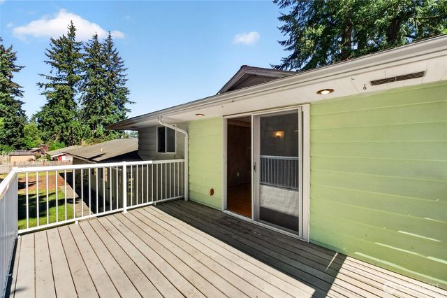 12212 47th Avenue E, Tacoma, WA 98446