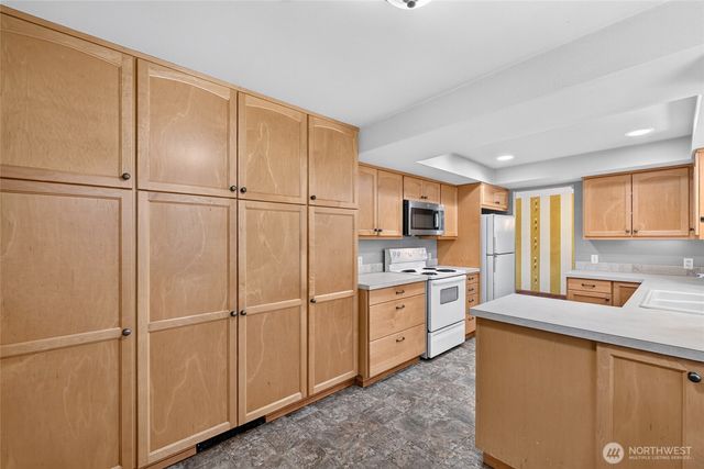 12212 47th Avenue E, Tacoma, WA 98446