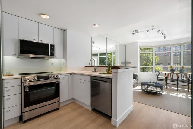 403 Main Street 208N, San Francisco, CA 94105