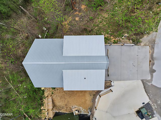 223 Chimney Tops Way, Gatlinburg, TN 37738