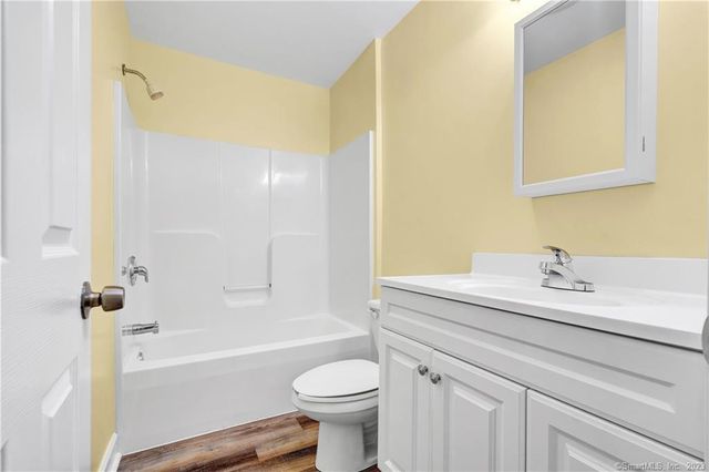 220 Alder Street APT 1, Waterbury, CT 06708