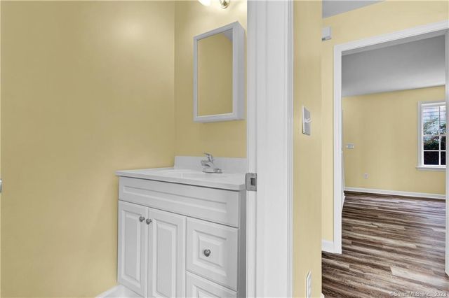 220 Alder Street APT 1, Waterbury, CT 06708