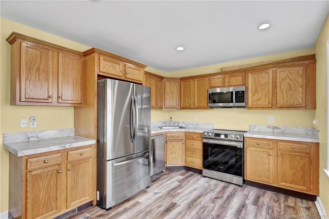 220 Alder Street APT 1, Waterbury, CT 06708