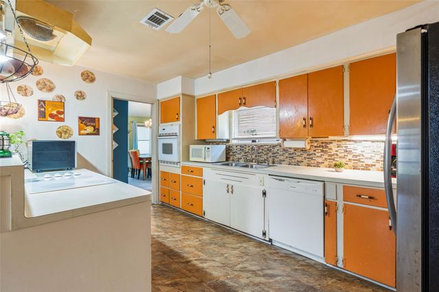 114 20th Avenue, Texas City, TX 77590