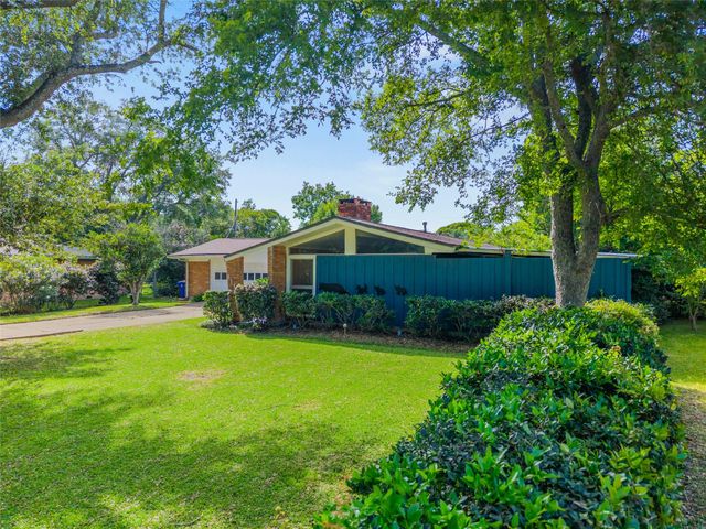 114 20th Avenue, Texas City, TX 77590