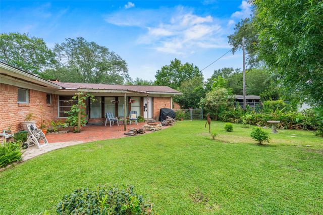114 20th Avenue, Texas City, TX 77590