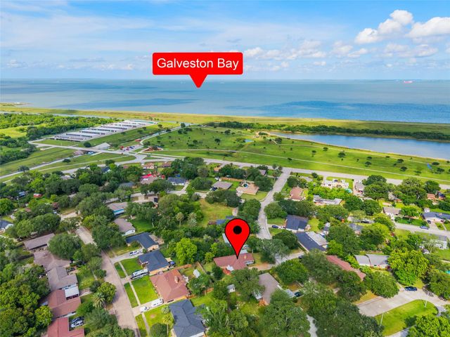 114 20th Avenue, Texas City, TX 77590