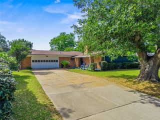 114 20th Avenue, Texas City, TX 77590