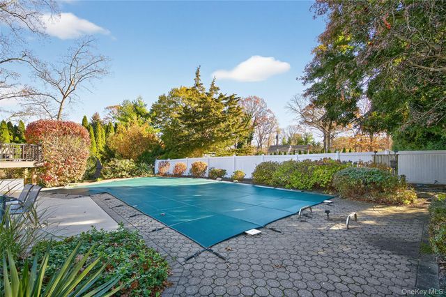 21 Forest Road, Kings Park, NY 11754