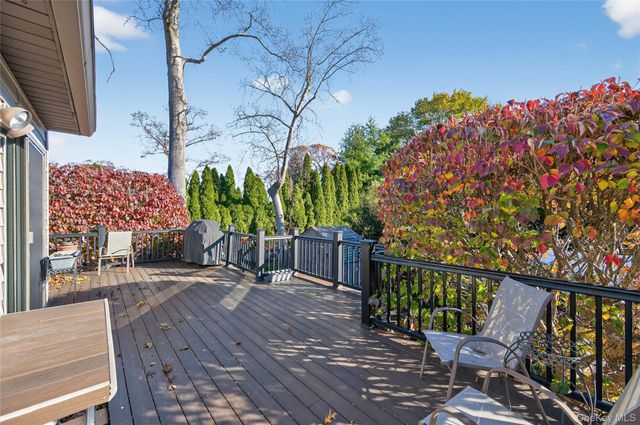 21 Forest Road, Kings Park, NY 11754