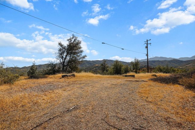 15715 Highland Circle, Redding, CA 96001