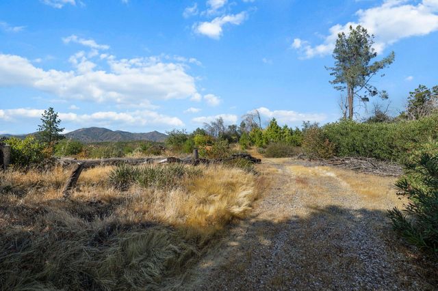 15715 Highland Circle, Redding, CA 96001