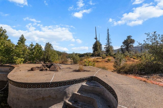 15715 Highland Circle, Redding, CA 96001