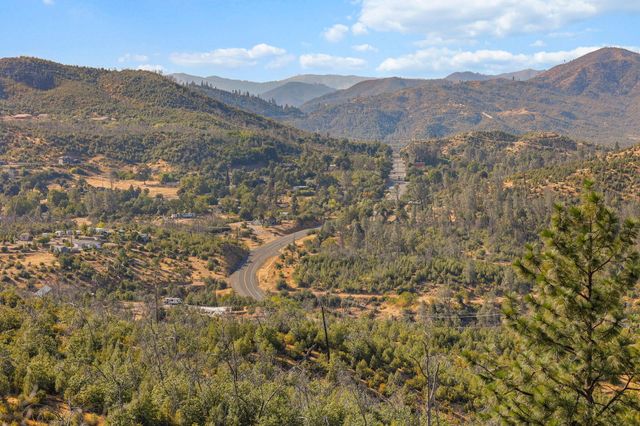 15715 Highland Circle, Redding, CA 96001