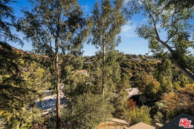 2241 Bowmont Drive, Beverly Hills, CA 90210