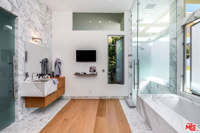 2241 Bowmont Drive, Beverly Hills, CA 90210