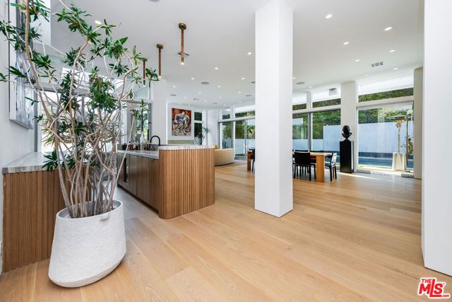 2241 Bowmont Drive, Beverly Hills, CA 90210