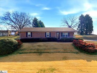 107 Briarcliff Way, Greer, SC 29651