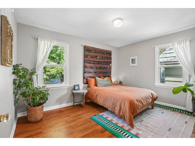 1815 MADISON St Ne, Salem, OR 97301