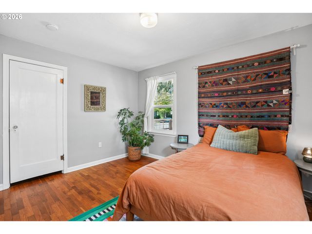 1815 MADISON St Ne, Salem, OR 97301