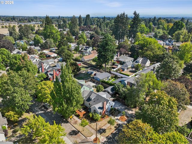 1815 MADISON St Ne, Salem, OR 97301
