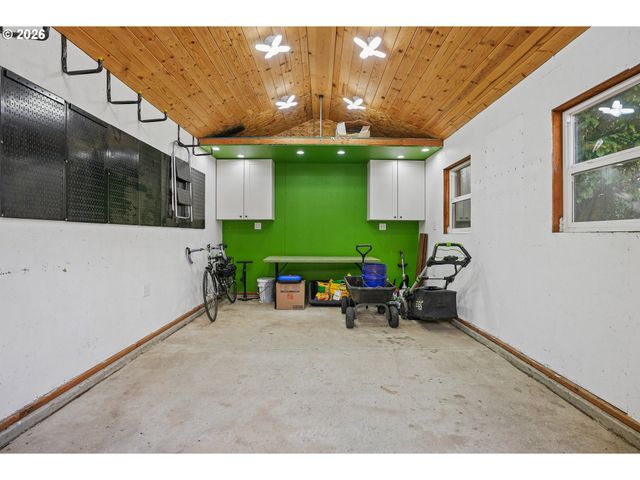 1815 MADISON St Ne, Salem, OR 97301