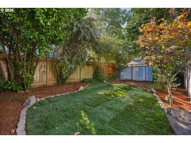 1815 MADISON St Ne, Salem, OR 97301
