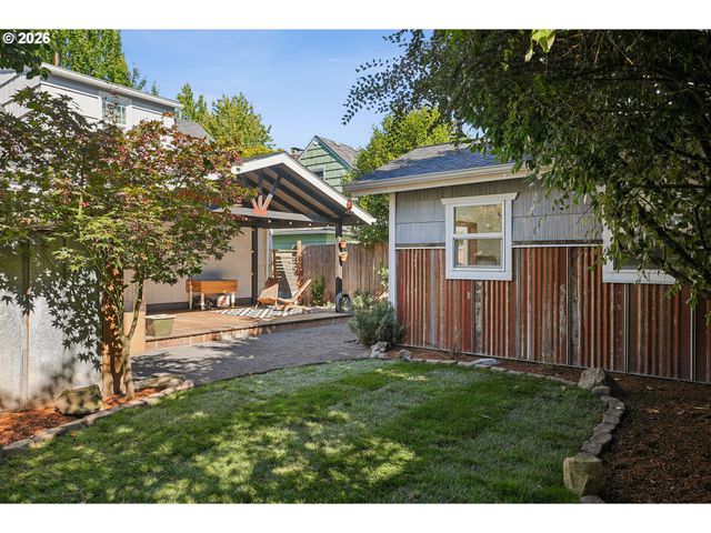 1815 MADISON St Ne, Salem, OR 97301