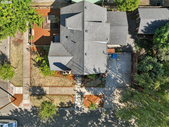 1815 MADISON St Ne, Salem, OR 97301