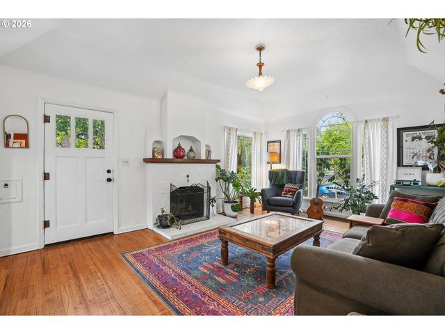 1815 MADISON St Ne, Salem, OR 97301