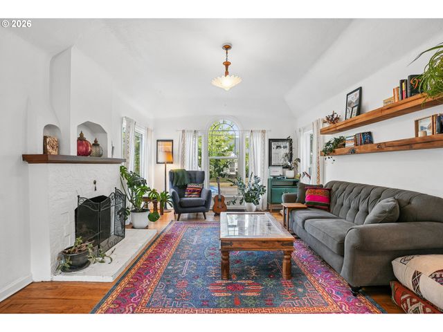 1815 MADISON St Ne, Salem, OR 97301