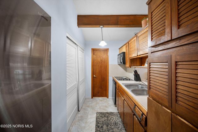 2338 Brookridge Drive, Toledo, OH 43613