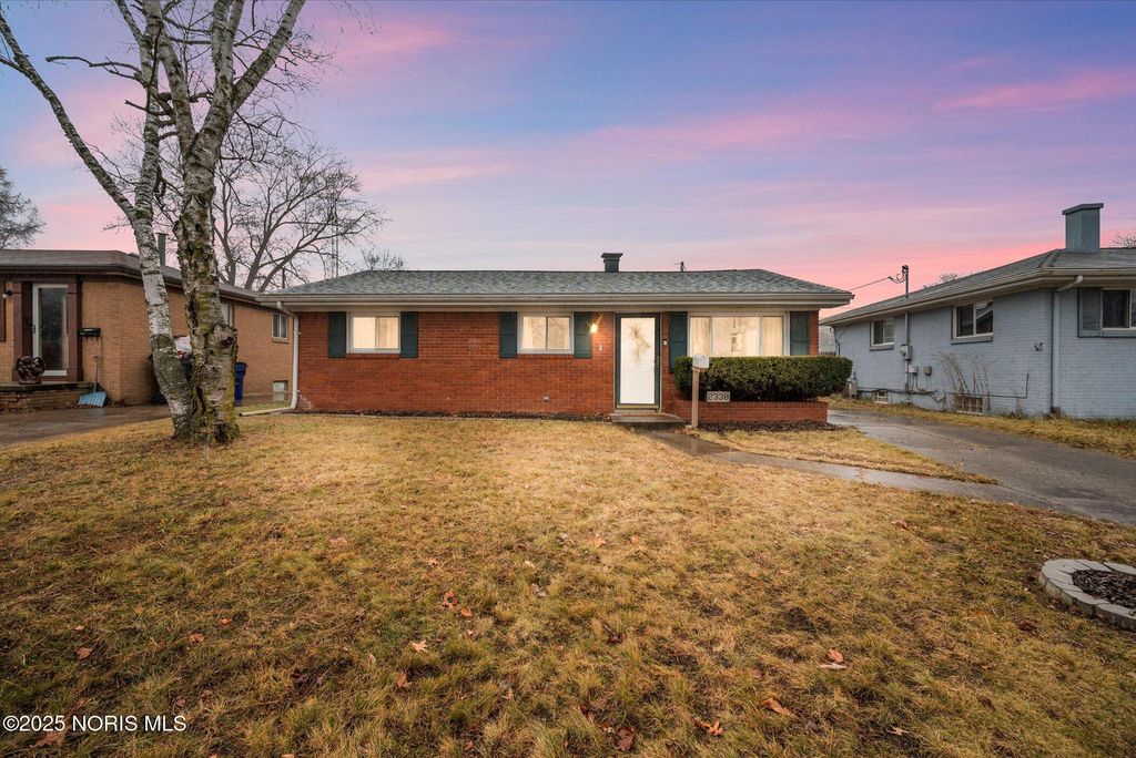 2338 Brookridge Drive, Toledo, OH 43613