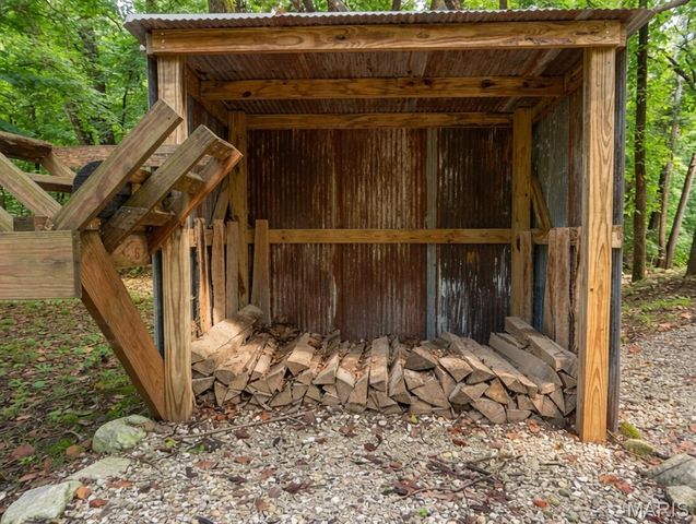 81 Bethel Road, Hawk Point, MO 63349