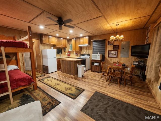 81 Bethel Road, Hawk Point, MO 63349