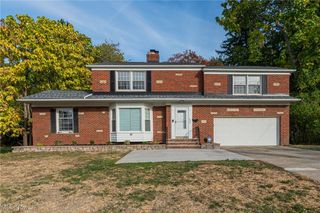 833 E 250th Street, Euclid, OH 44132