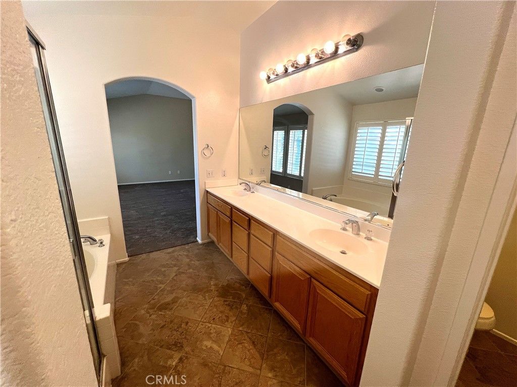 Image 20 of property listing at 36576 Ranch House, Murrieta, CA 92563